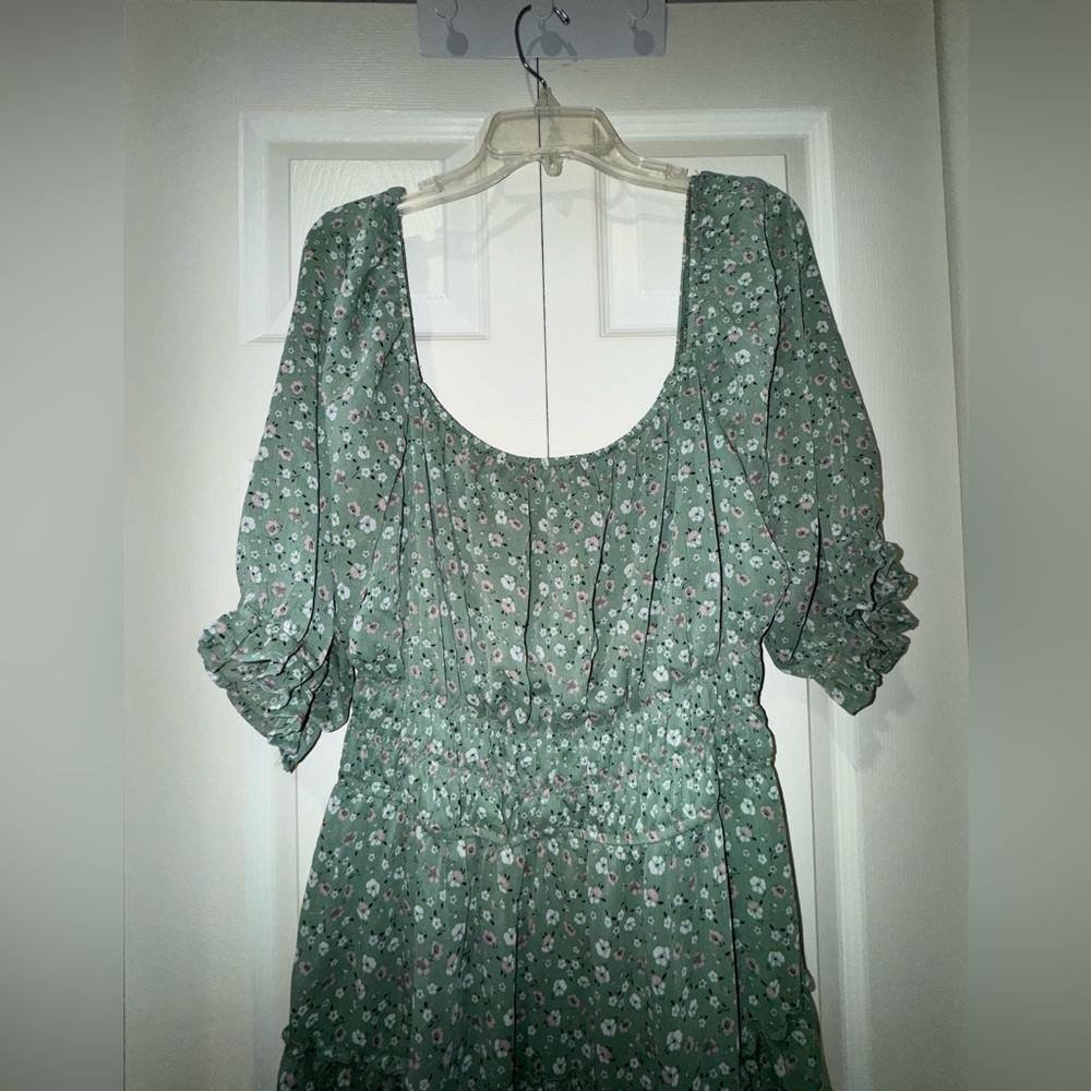 Trixxi Floral Green mini Dress. Size 2X. Worn once. - Picture 2 of 11